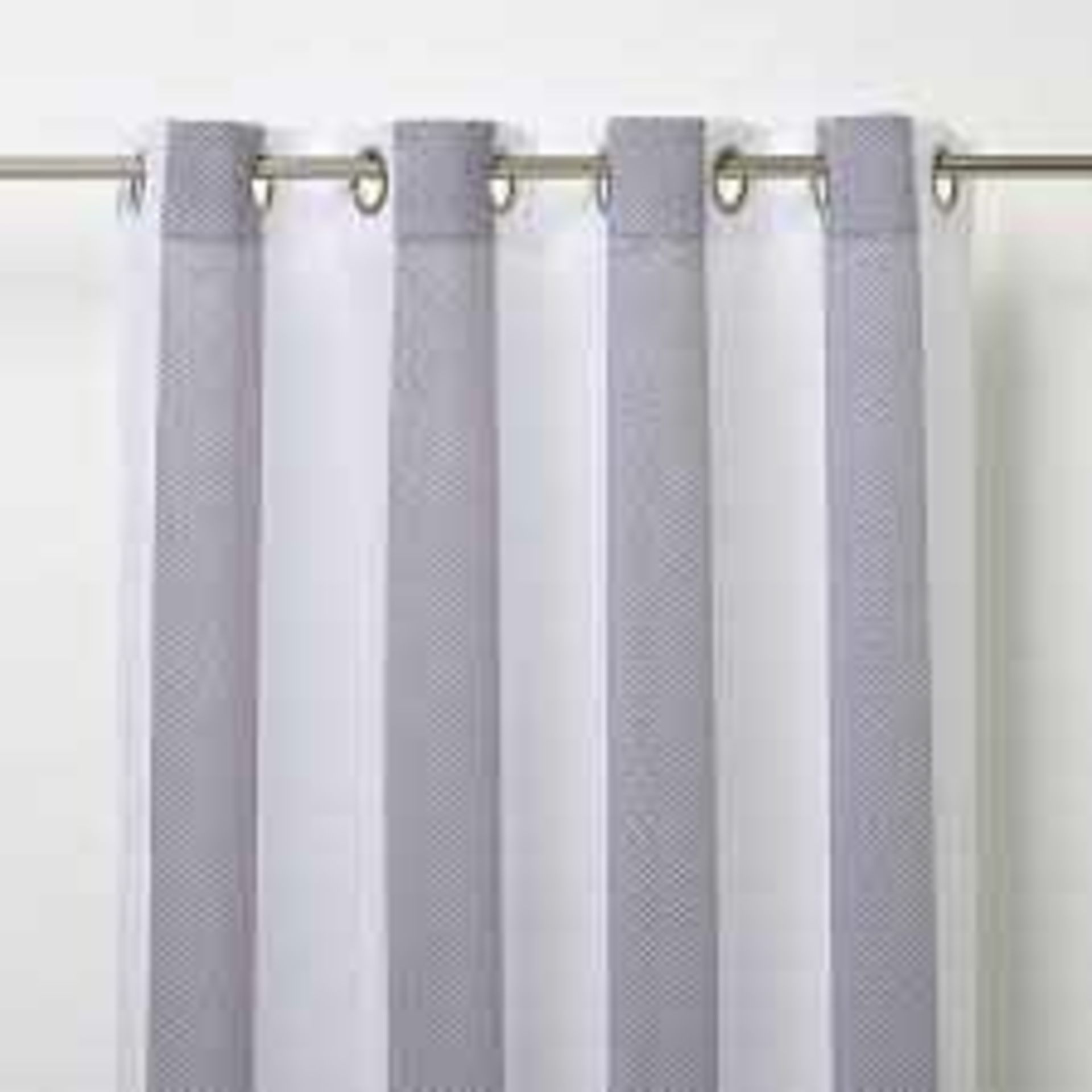 RRP £180 X2 Unboxed Items Including One Pair Of Eyelet Curtains(Cr1)