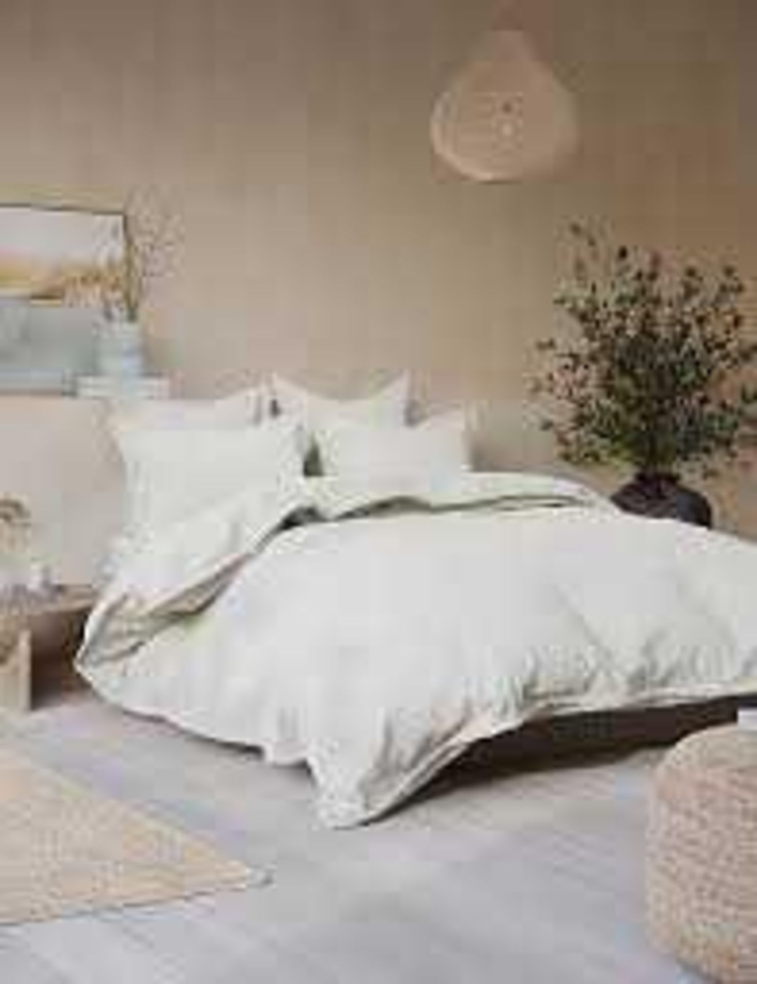 RRP £200 Unboxed Lot To Contain Assorted Items Including Washed Cotton Duvet Cover(Cr2)