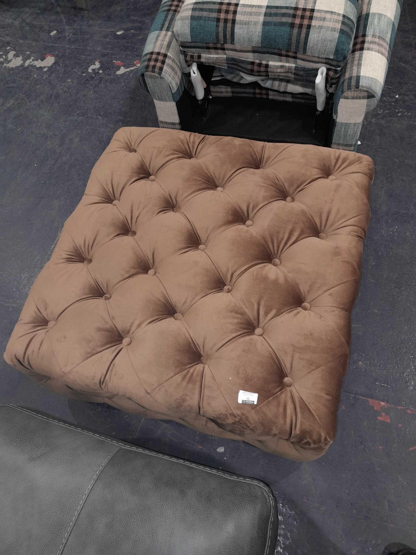 RRP £200 Ex Display Brown Buttoned Pouffe - Image 2 of 2