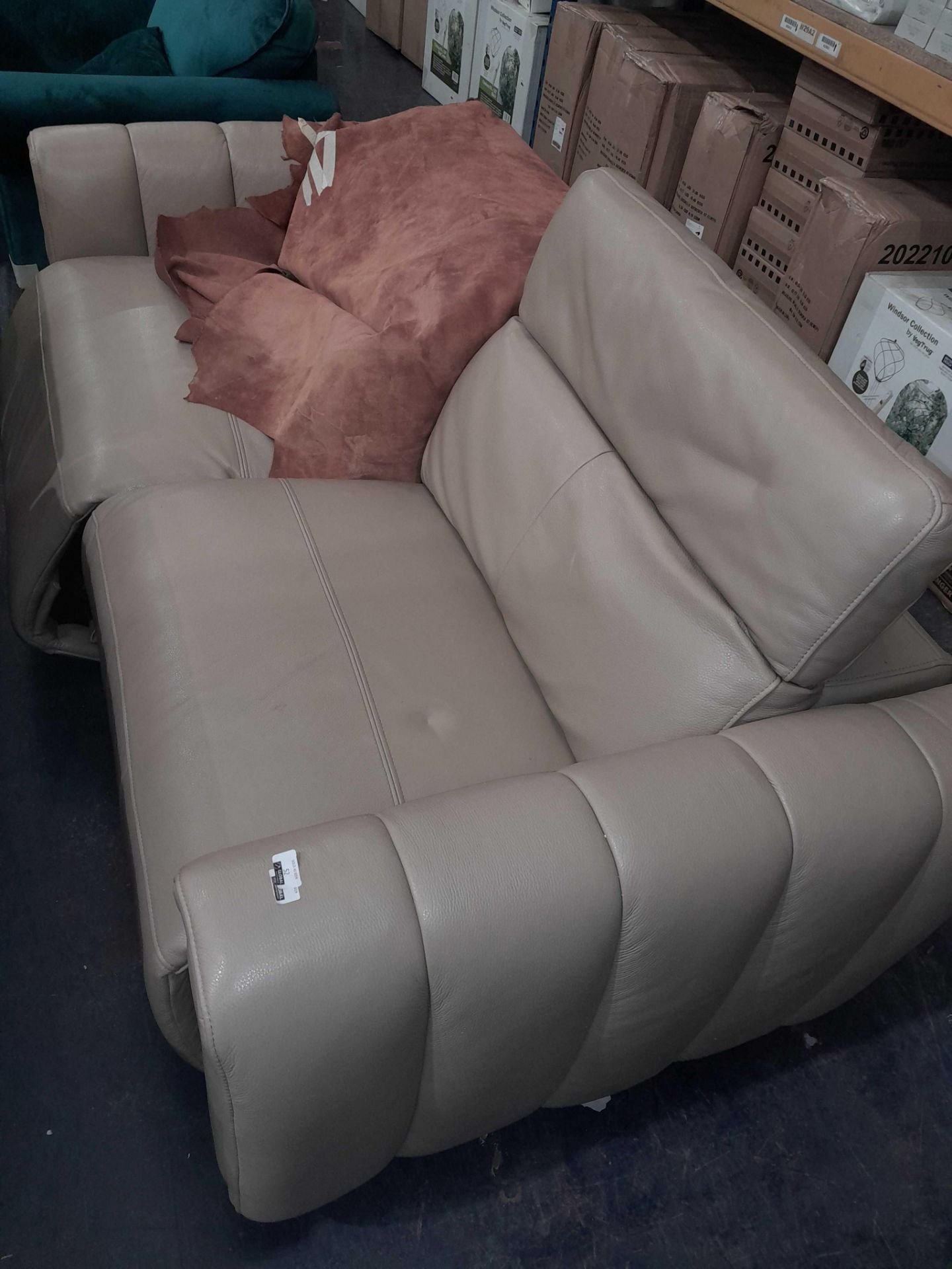 RRP £1800 Ex Display 3 Seater Recliner Sofa, Cream - Image 2 of 2