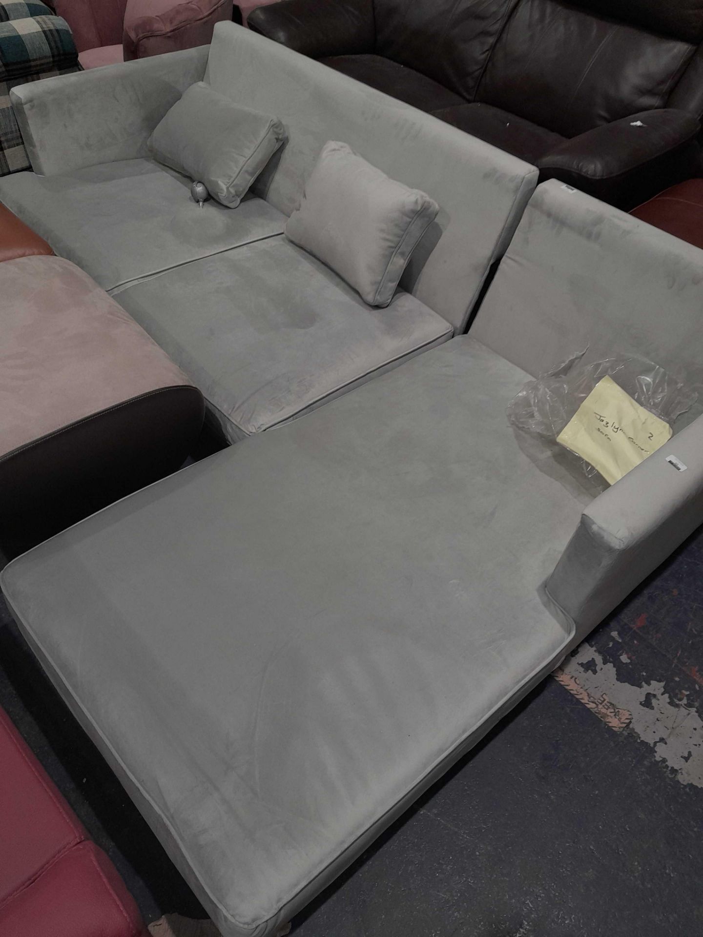 RRP £500 Ex Display 4 Seater Velvet Corner Sofa - Image 2 of 2