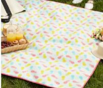 RRP £150 Brand New X5 Amazon Basics Picnic Blanket With Waterproof Liner