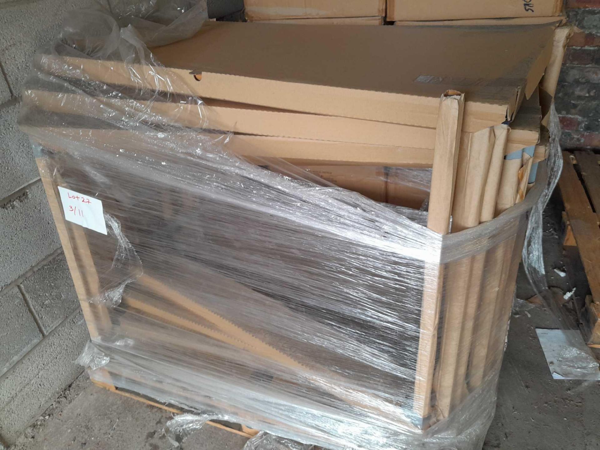 RRP £900 - Pallet Containing 6 X Brand New Desks - Image 2 of 2