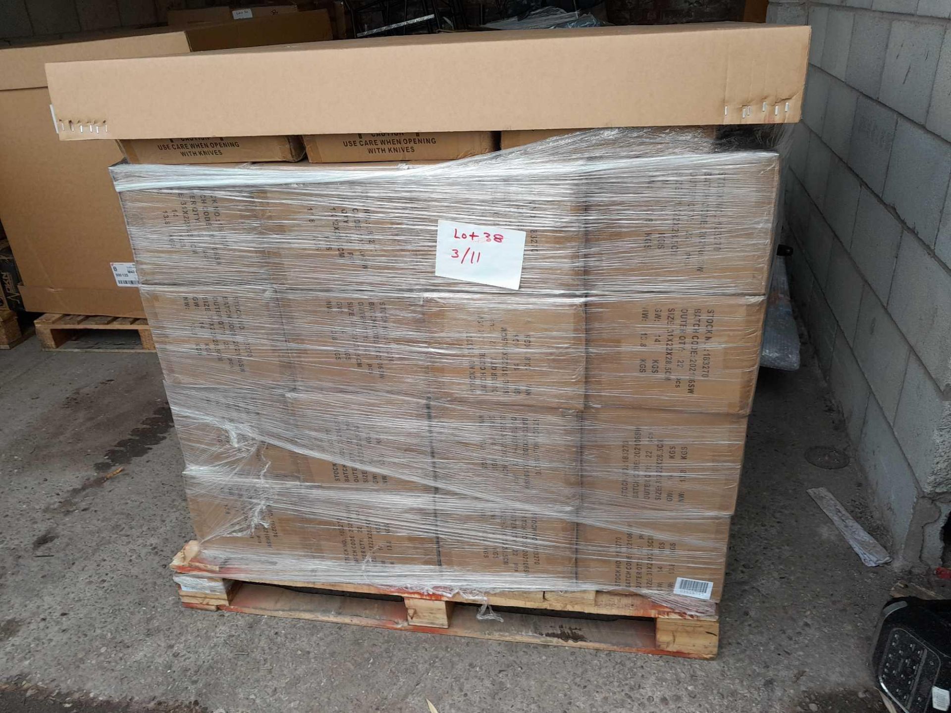 RRP £1200 - Pallet Containing Approx 1000 X 2023 Calendars - Image 2 of 2