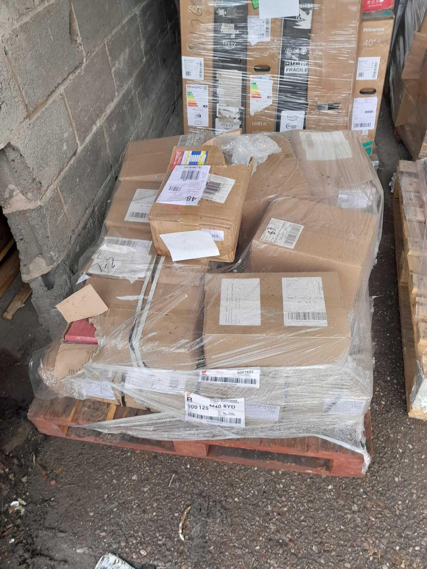 RRP £500 Pallet Containing Brand New School Work Books - Image 2 of 2