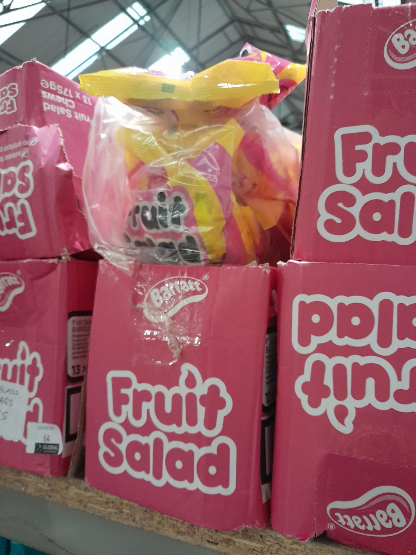 RRP £275 X78 Bags Barrat Fruit Salad Sweets BBE-Nov 23 - Image 2 of 2