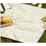 RRP £120 Brand New X5 Amazon Basics Picnic Blanket With Waterproof Liner