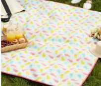 RRP £120 Brand New X5 Amazon Basics Picnic Blanket With Waterproof Liner