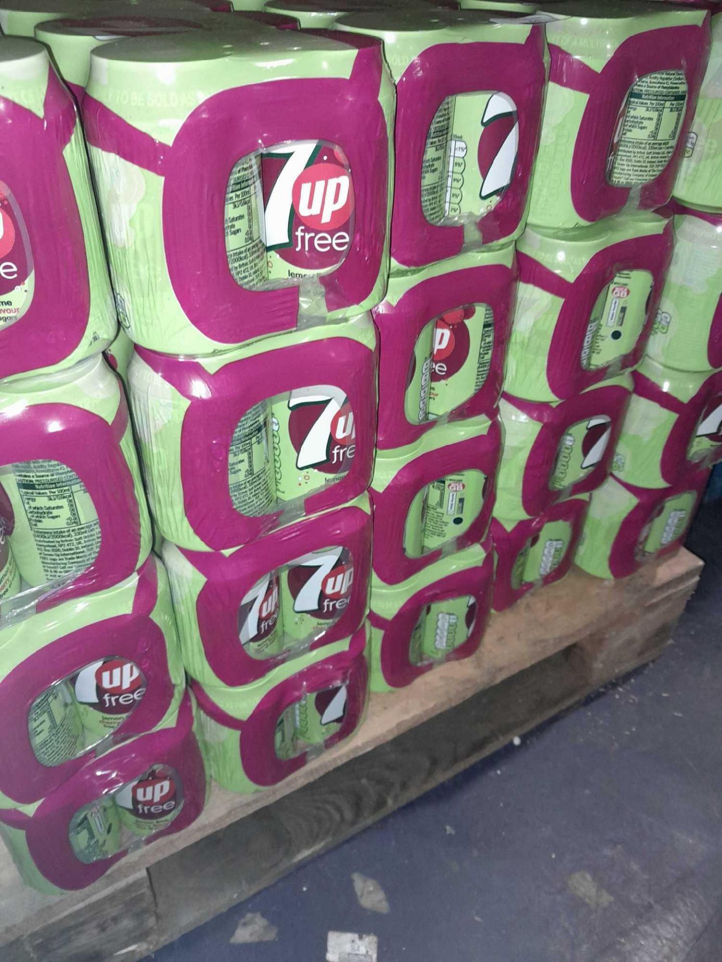 RRP £130 X32 Crates Of 7Up Sugar Free Lemon Lime Cherry Flavour - Image 2 of 2