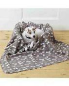 RRP £180 Like New Items Including Pooch Products Pet Blanket