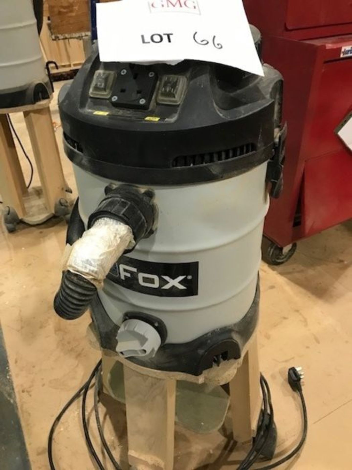 Fox portable industrial Vacuum as lotted