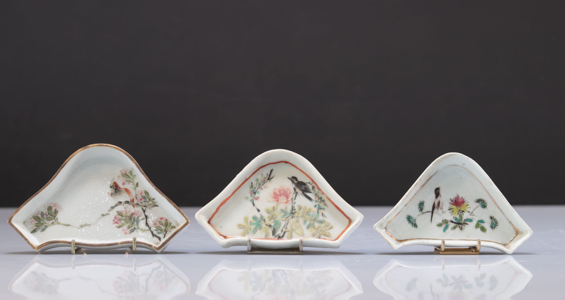 Set of 3 small Chinese porcelain dishes