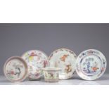 Lot of plates (4) and a cachepot in Chinese porcelain