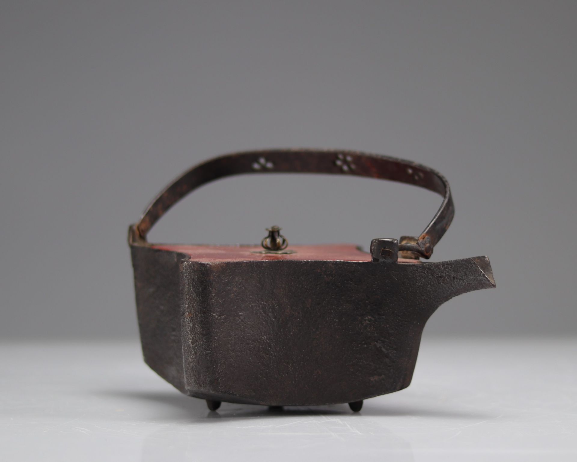 19th century Asian cast iron teapot - Image 3 of 3