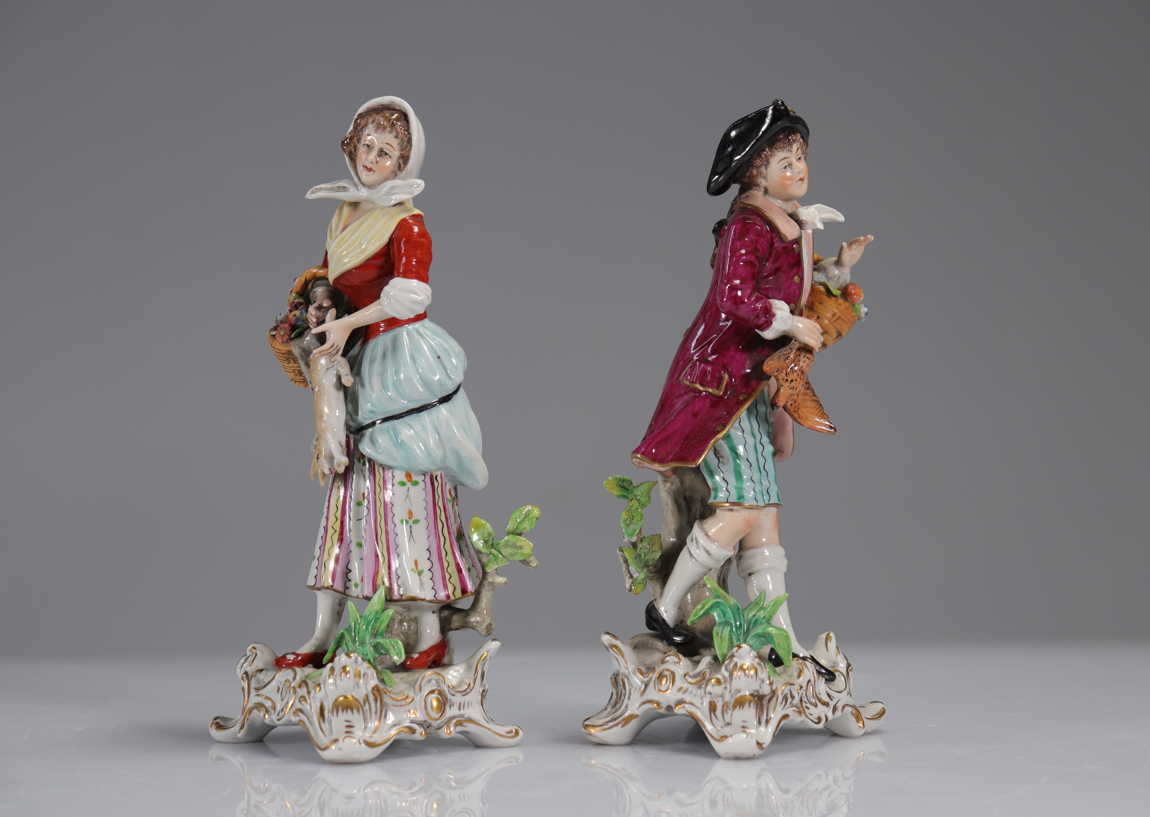 Pair of Capodimonte porcelain statues - Image 2 of 4