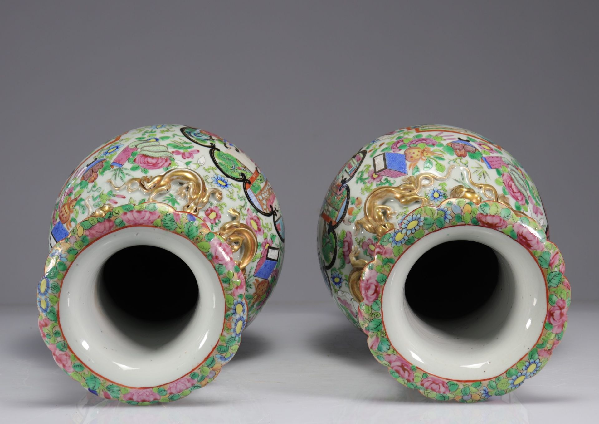 Pair of 19th century Canton porcelain vases - Image 5 of 6