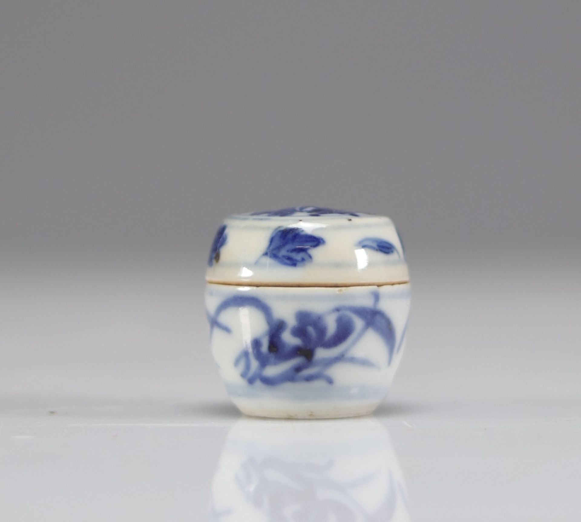 Small blue white porcelain ink box