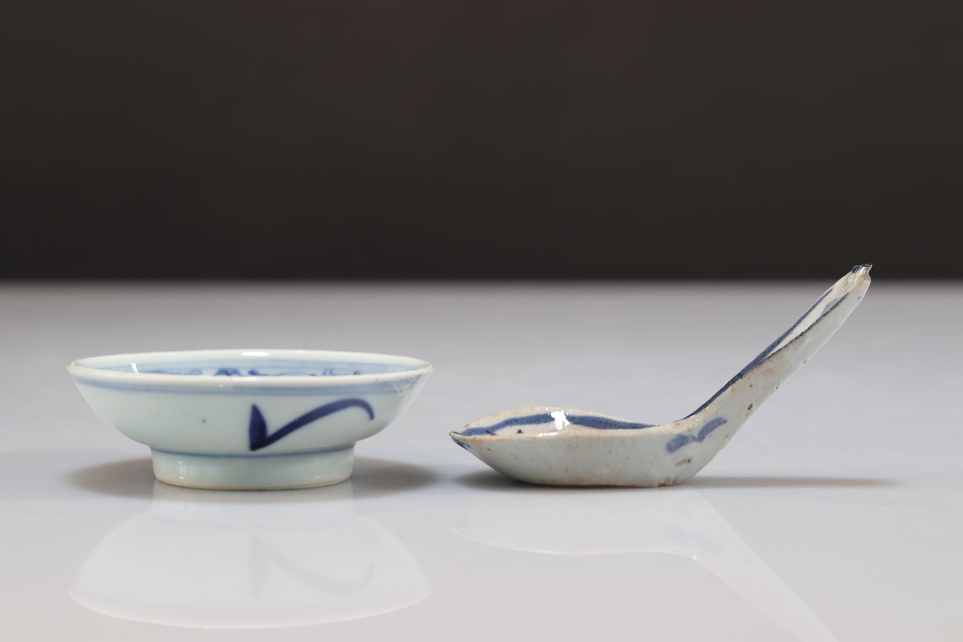 Blue white porcelain dish and spoon - Image 3 of 3