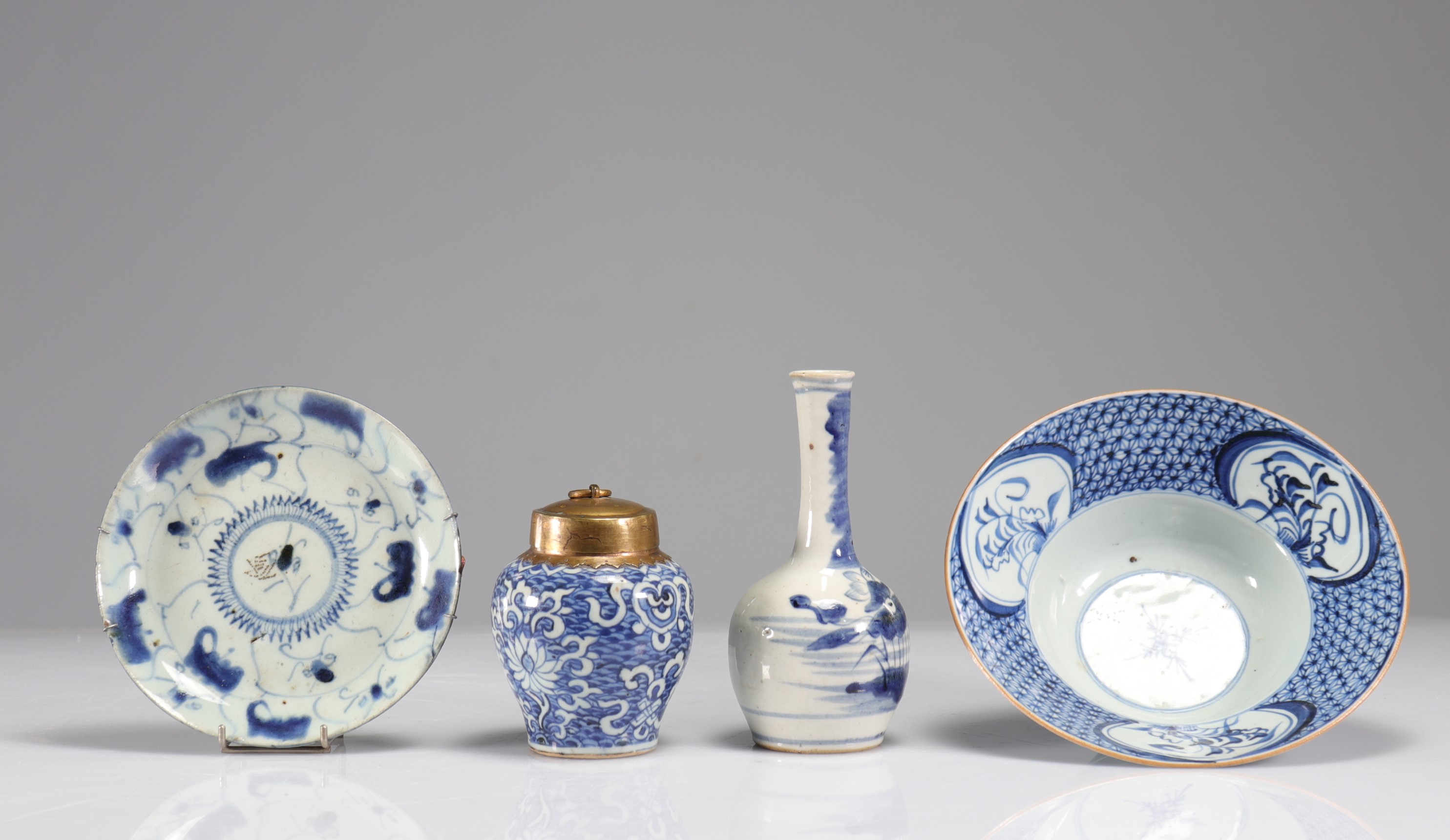 Lot (4) blue white porcelain Qing period - Image 2 of 3