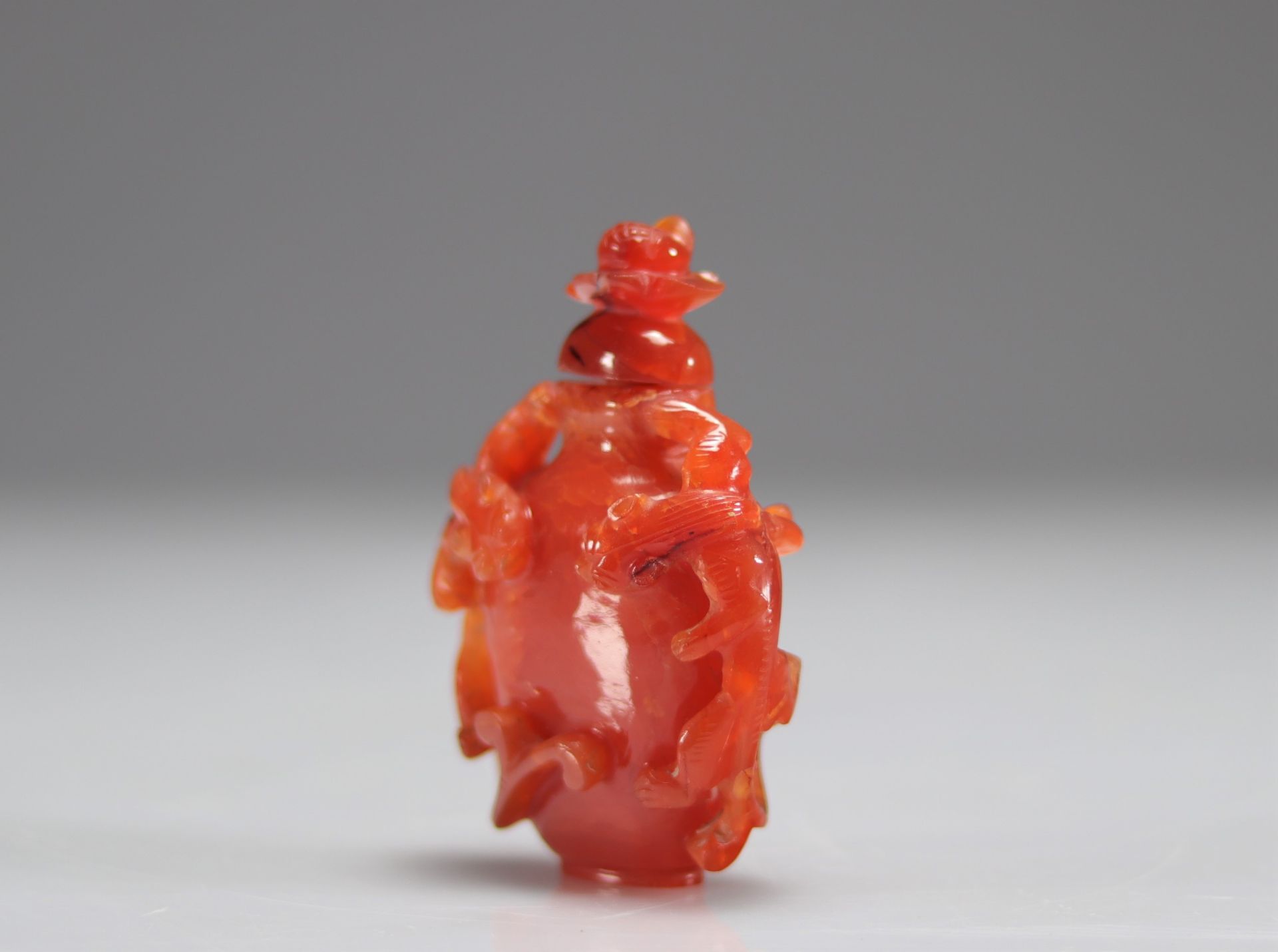 Chinese carved agate snuffbox from Chilons - Image 2 of 4