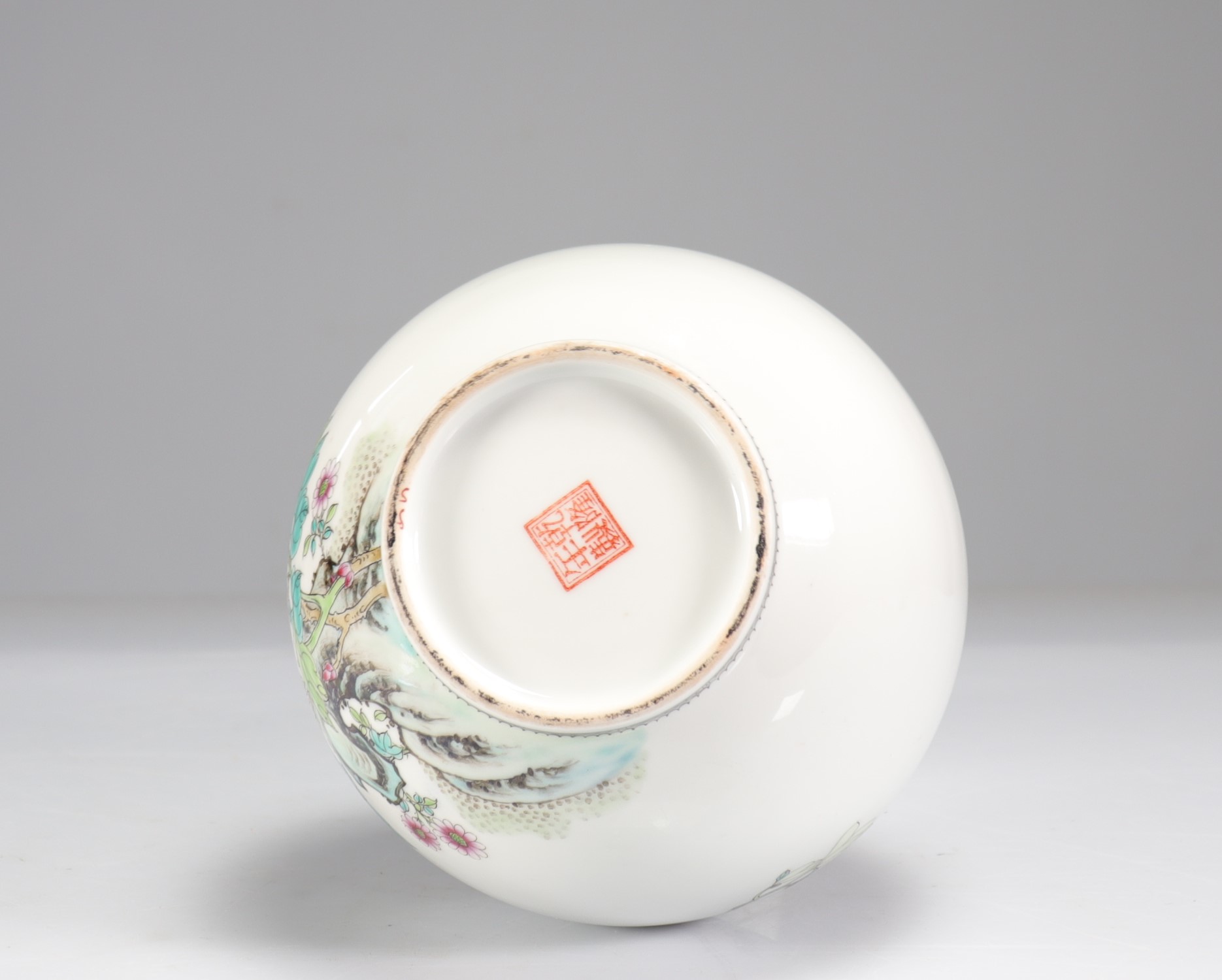 Porcelain vase with republic bird decor - Image 5 of 5