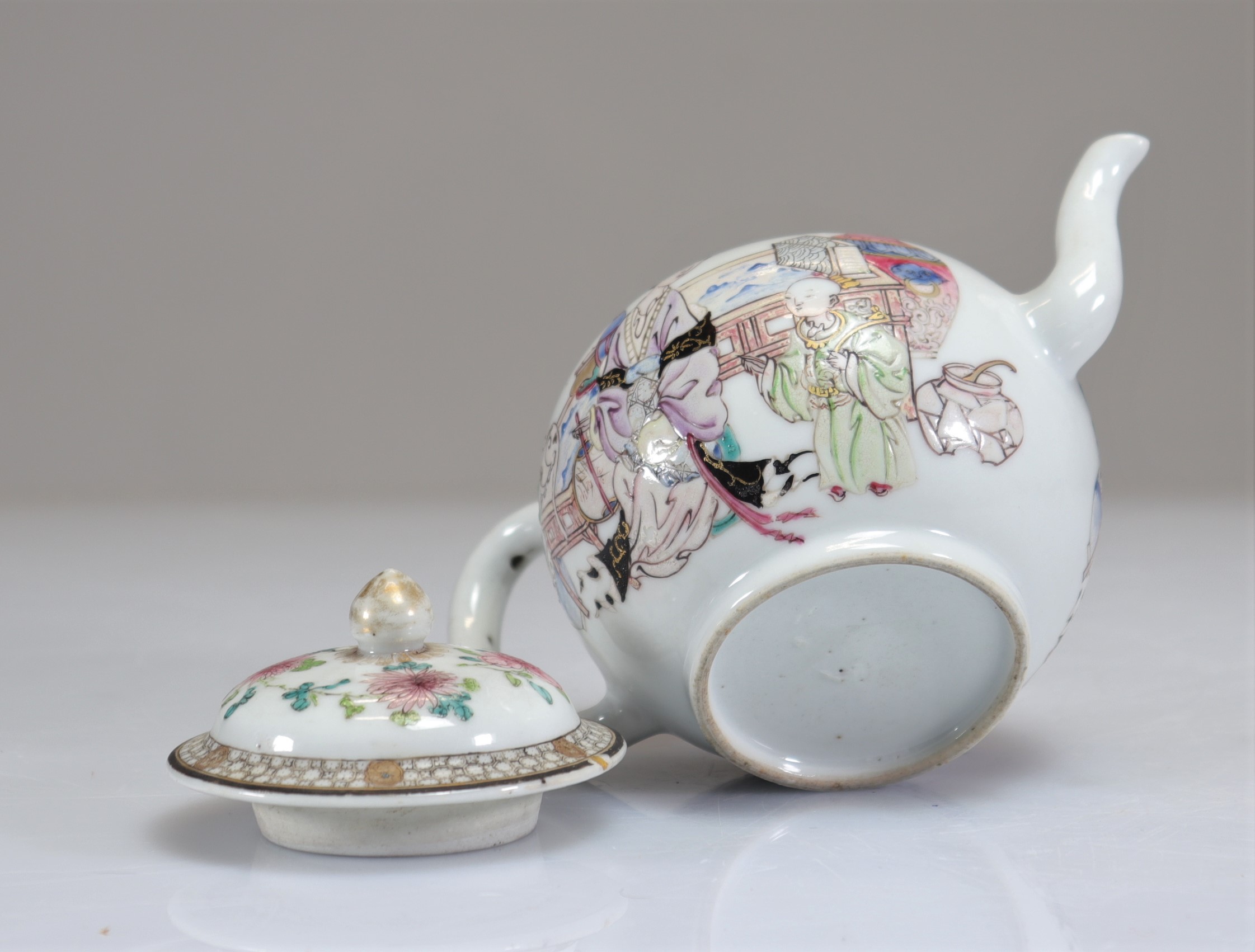 18th century famille rose porcelain teapots - Image 4 of 5
