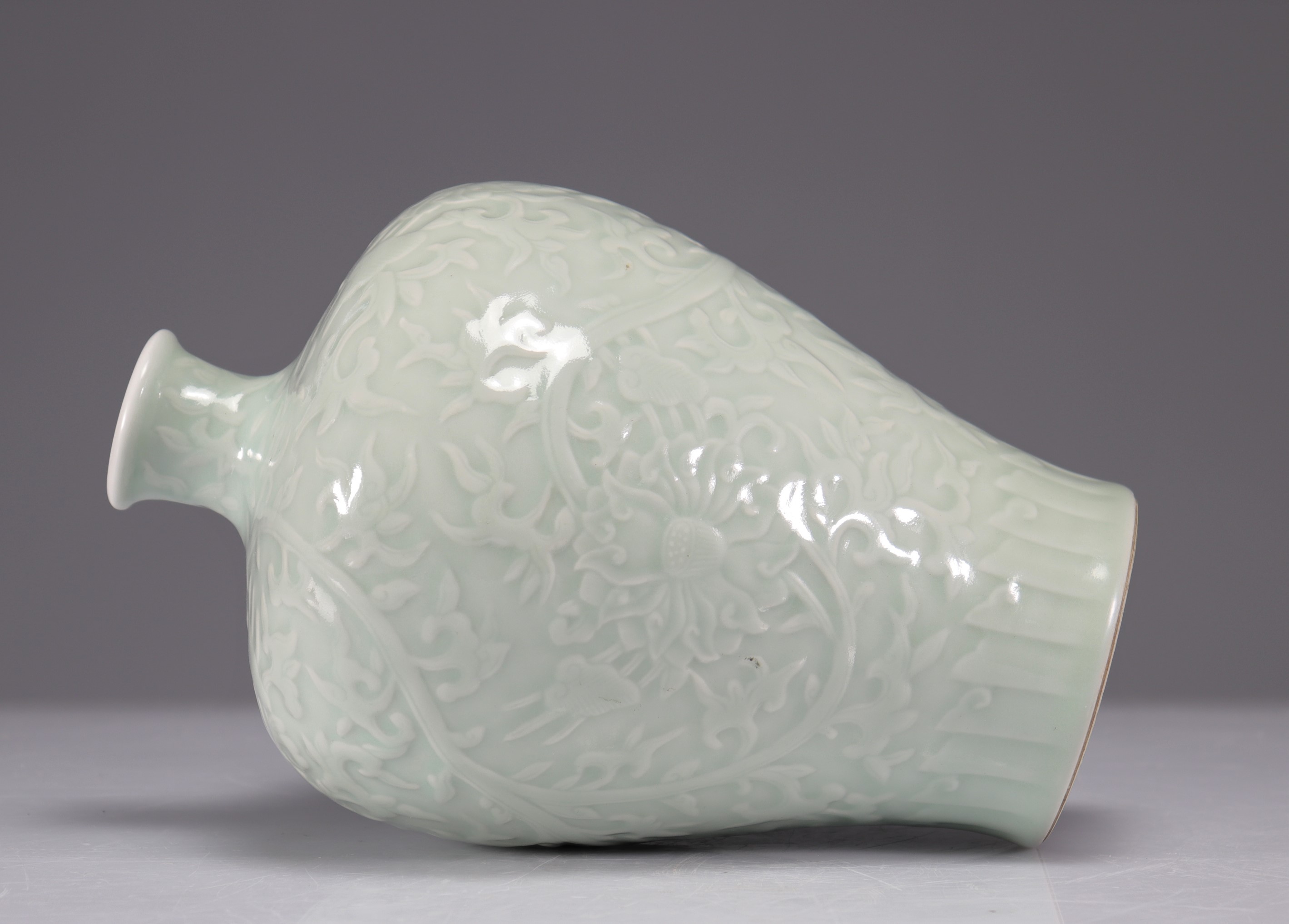 Meiping celadon vase with floral decoration Kangxi brand - Image 3 of 7