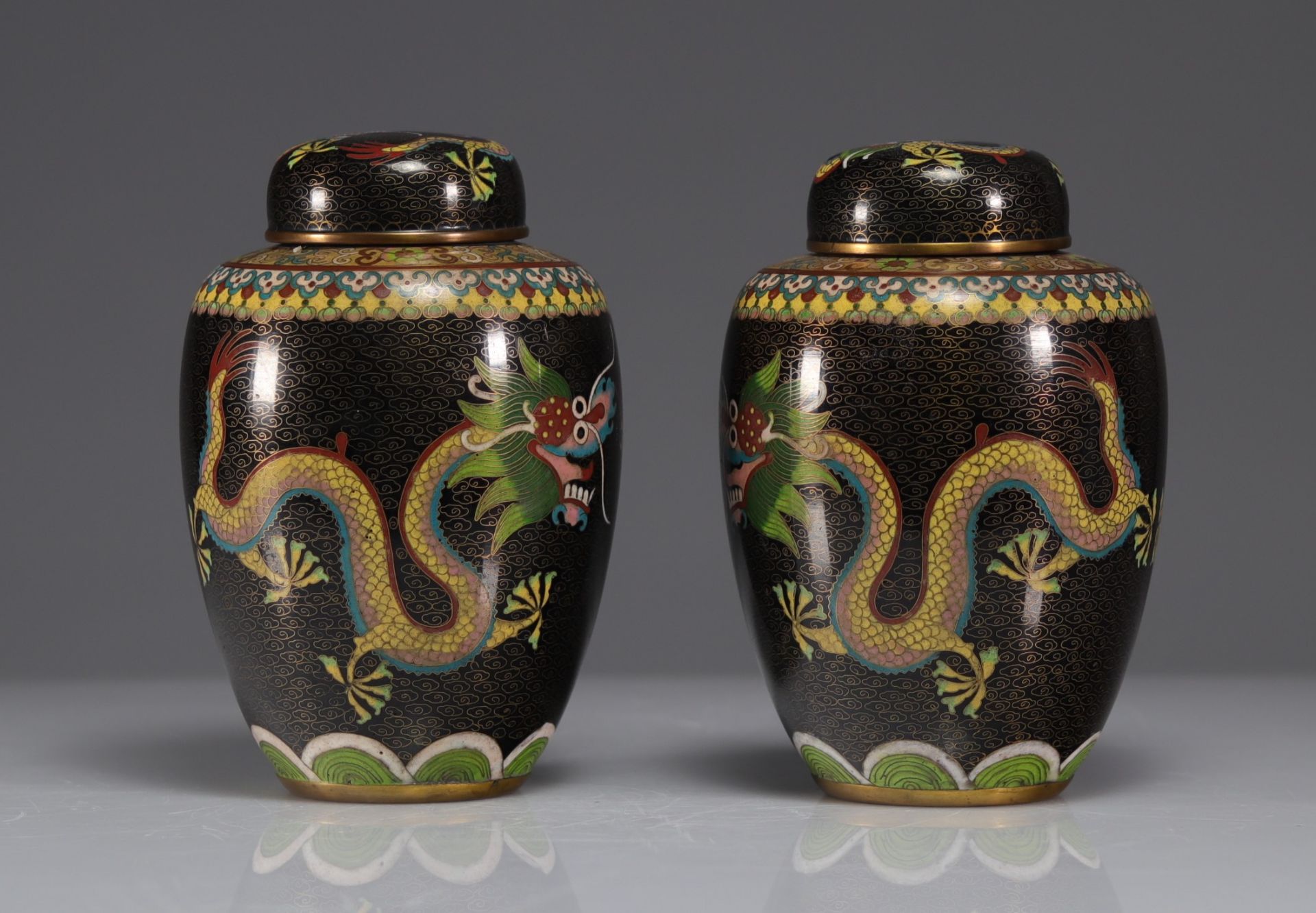 Pair of potiches covered in cloisonne decorated with dragons - Image 2 of 4
