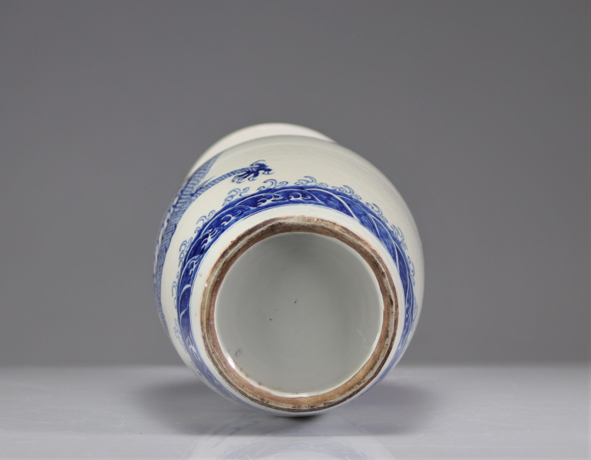 Blue white vase decorated with dragon and phoenix XIXth - Image 4 of 5