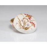 Porcelain box famille rose decorated with flowers