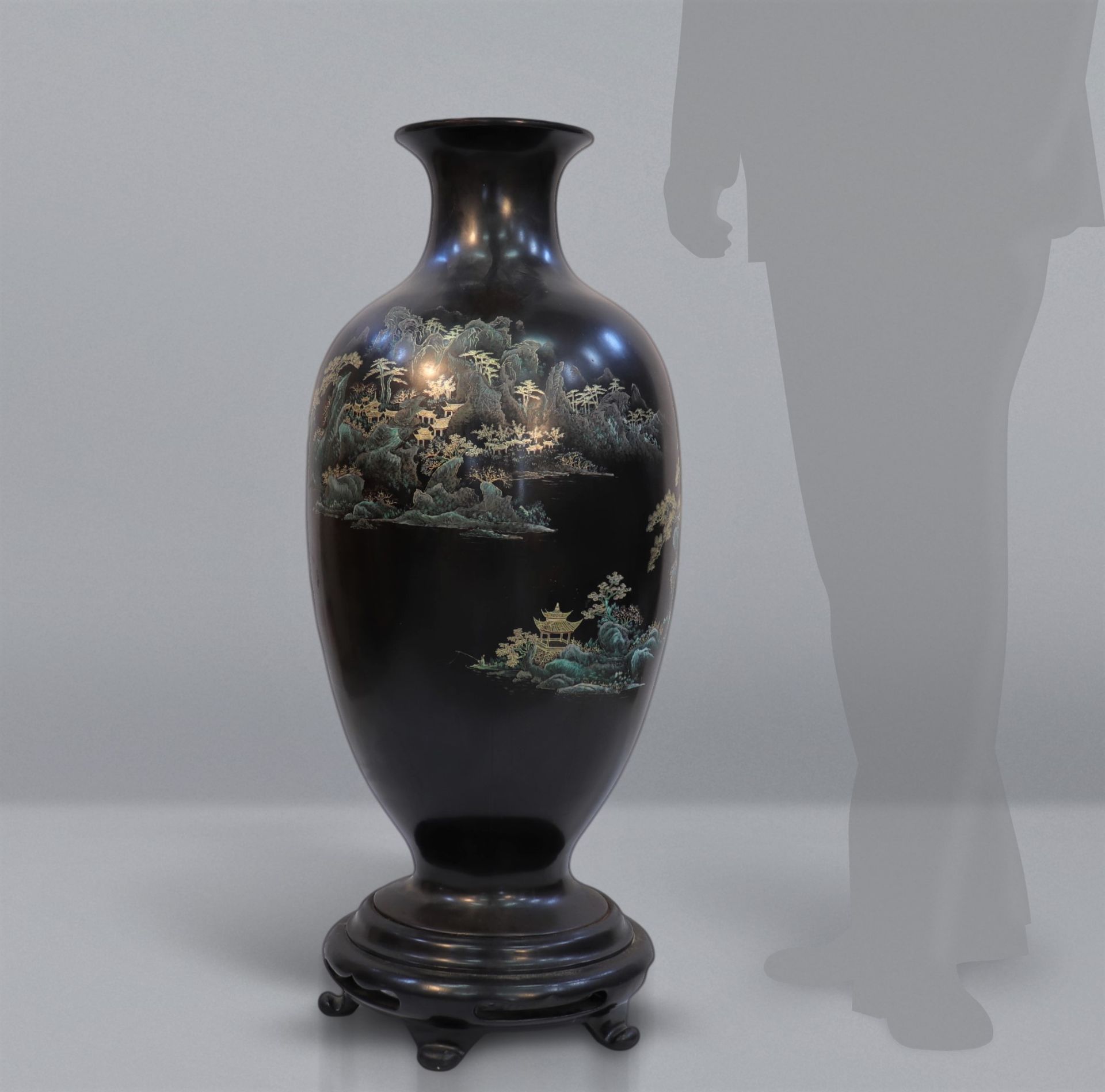 Important (1m10) Fuzhou lacquer vase with landscape decoration - Image 2 of 6
