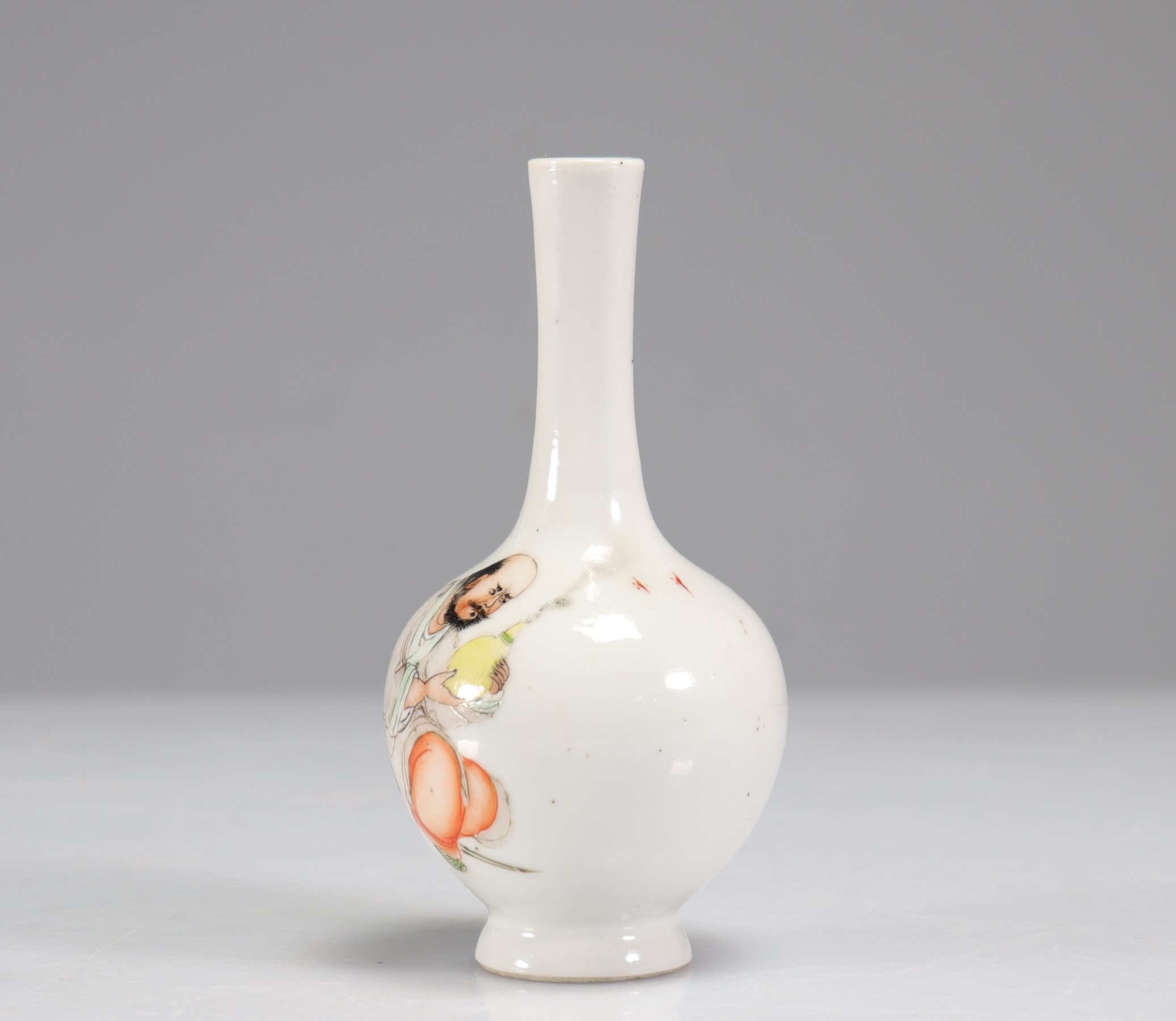 Famille rose porcelain vase decorated with a character - Image 4 of 5