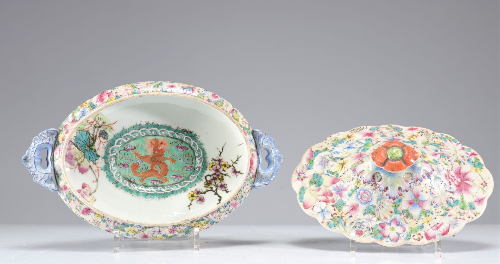 Porcelain vegetable dish decorated with a thousand flowers interior decorated with an imperial drago - Bild 2 aus 5