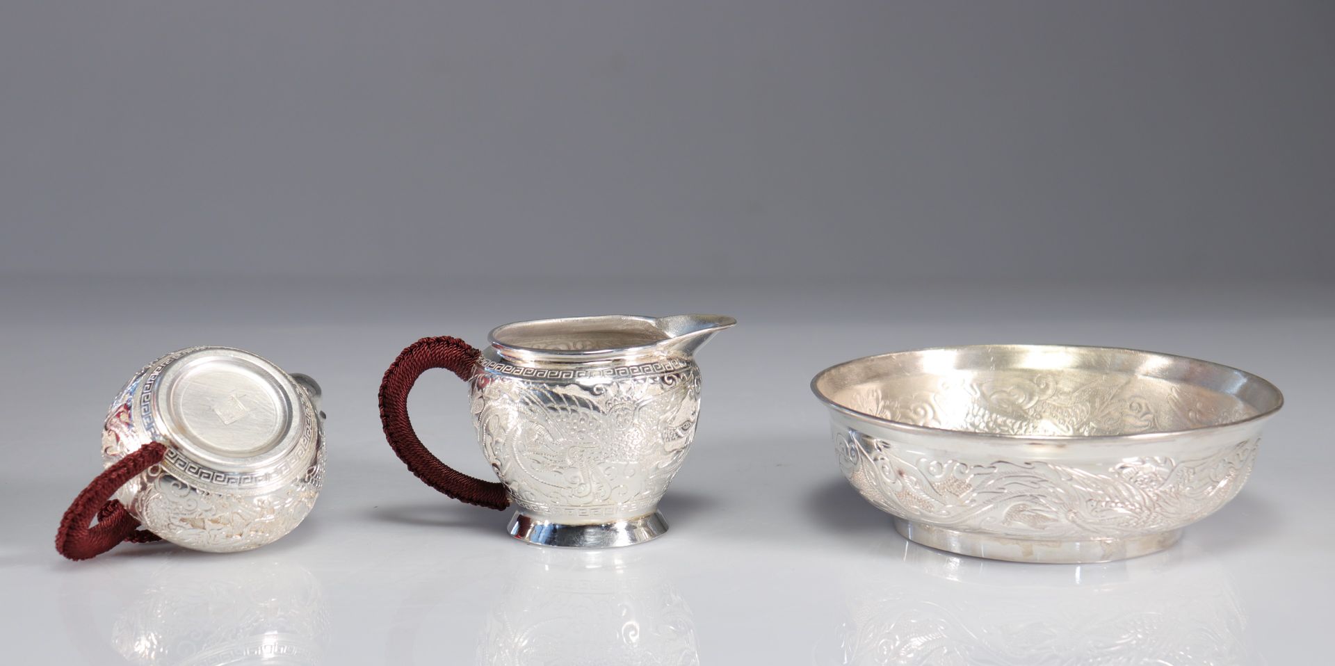 Sterling silver tea service decorated with 20th century dragons - Image 3 of 3