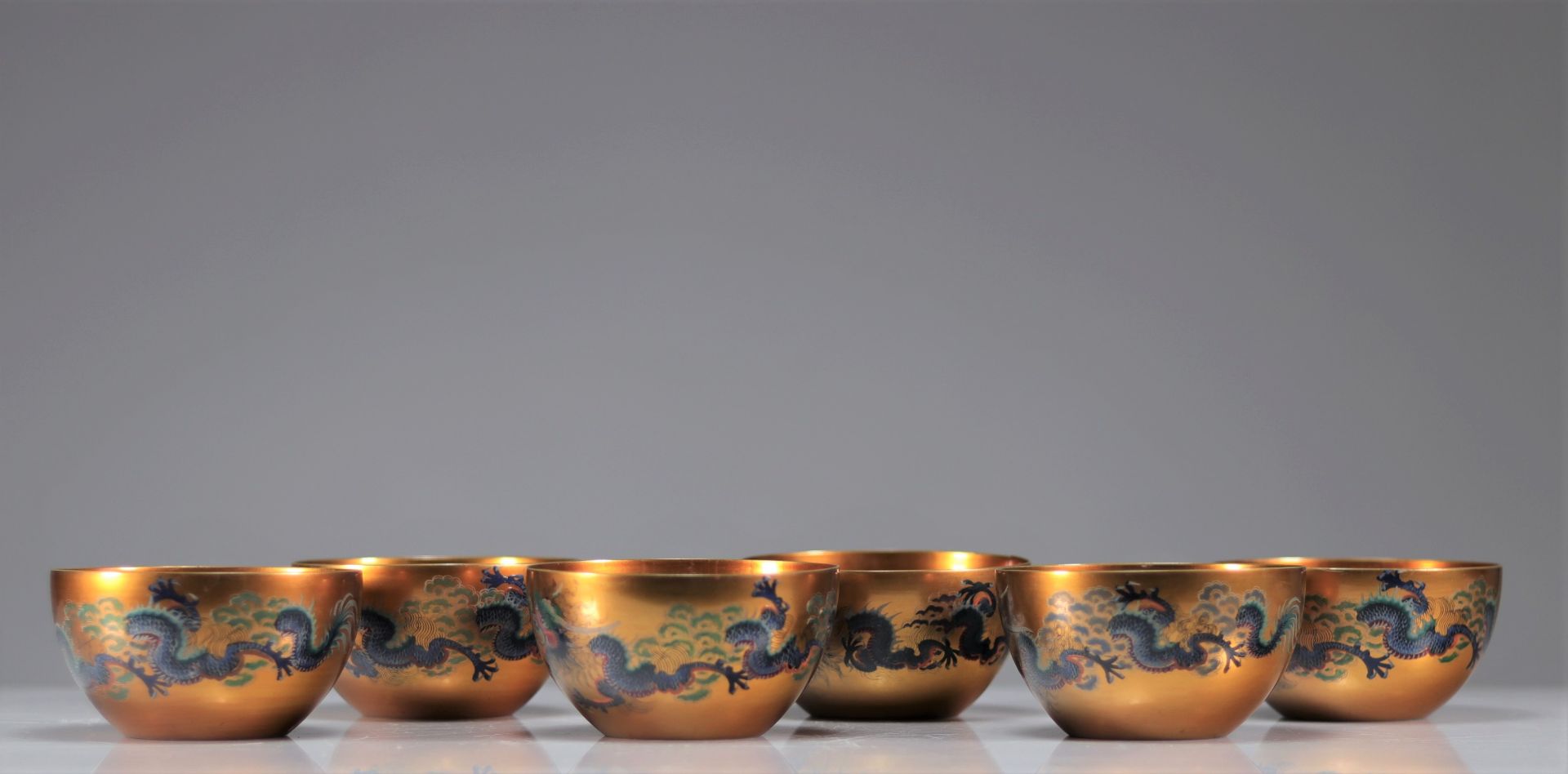 Lot of bowls (6) in Fuzhou lacquer decorated with dragons