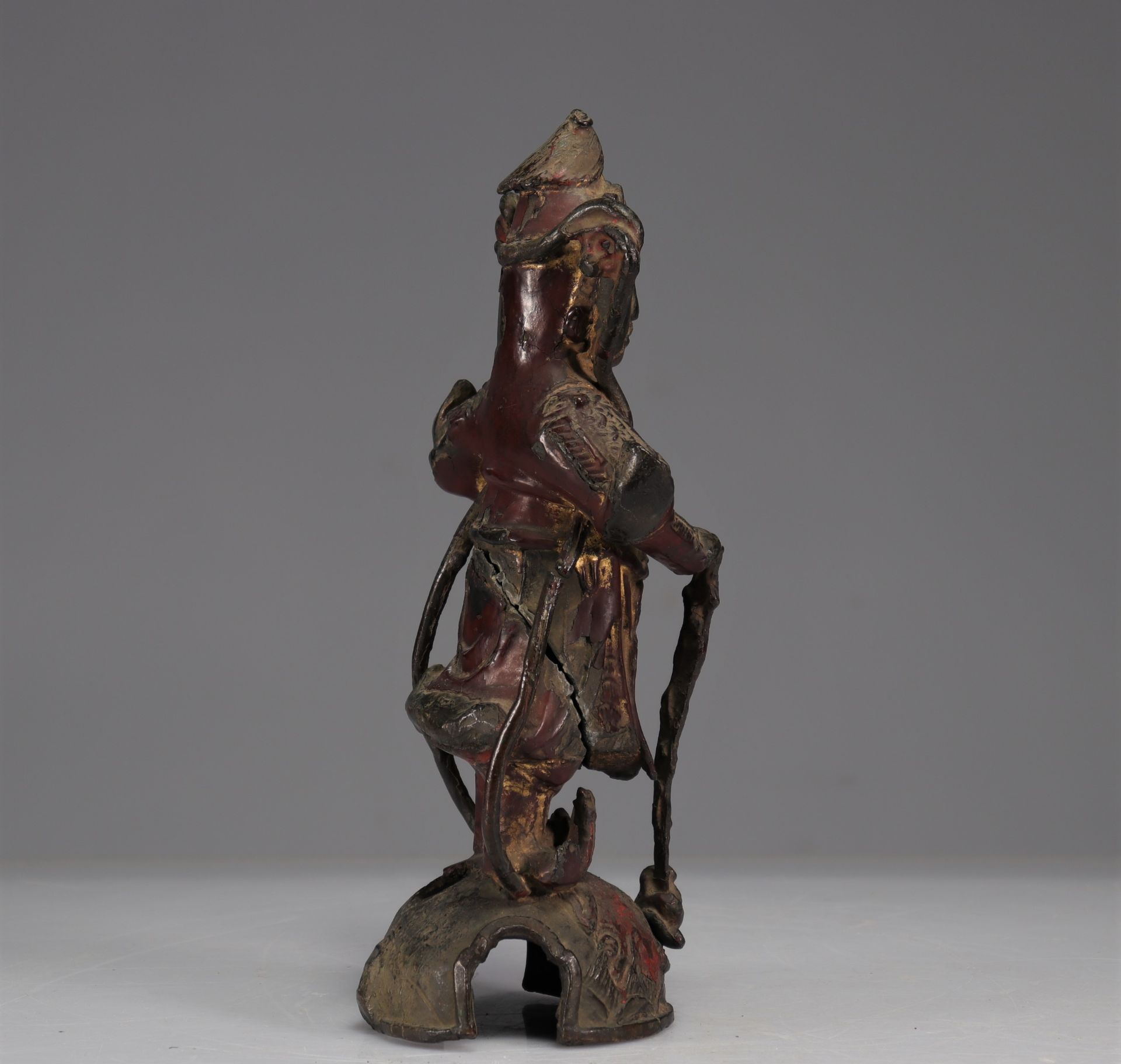 Dignitary in bronze and lacquer Ming period - Image 4 of 7