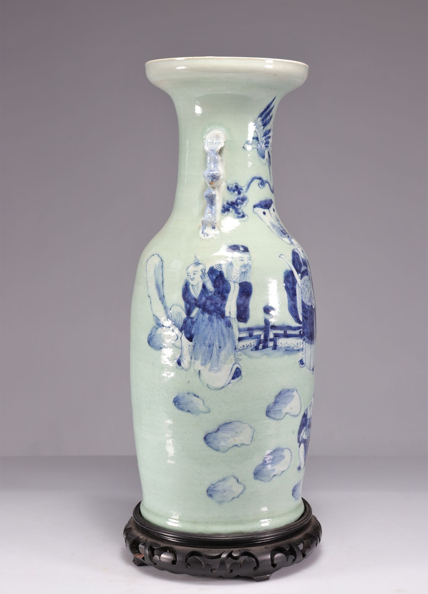 Large celadon porcelain vase decorated with 19th century characters - Bild 3 aus 6