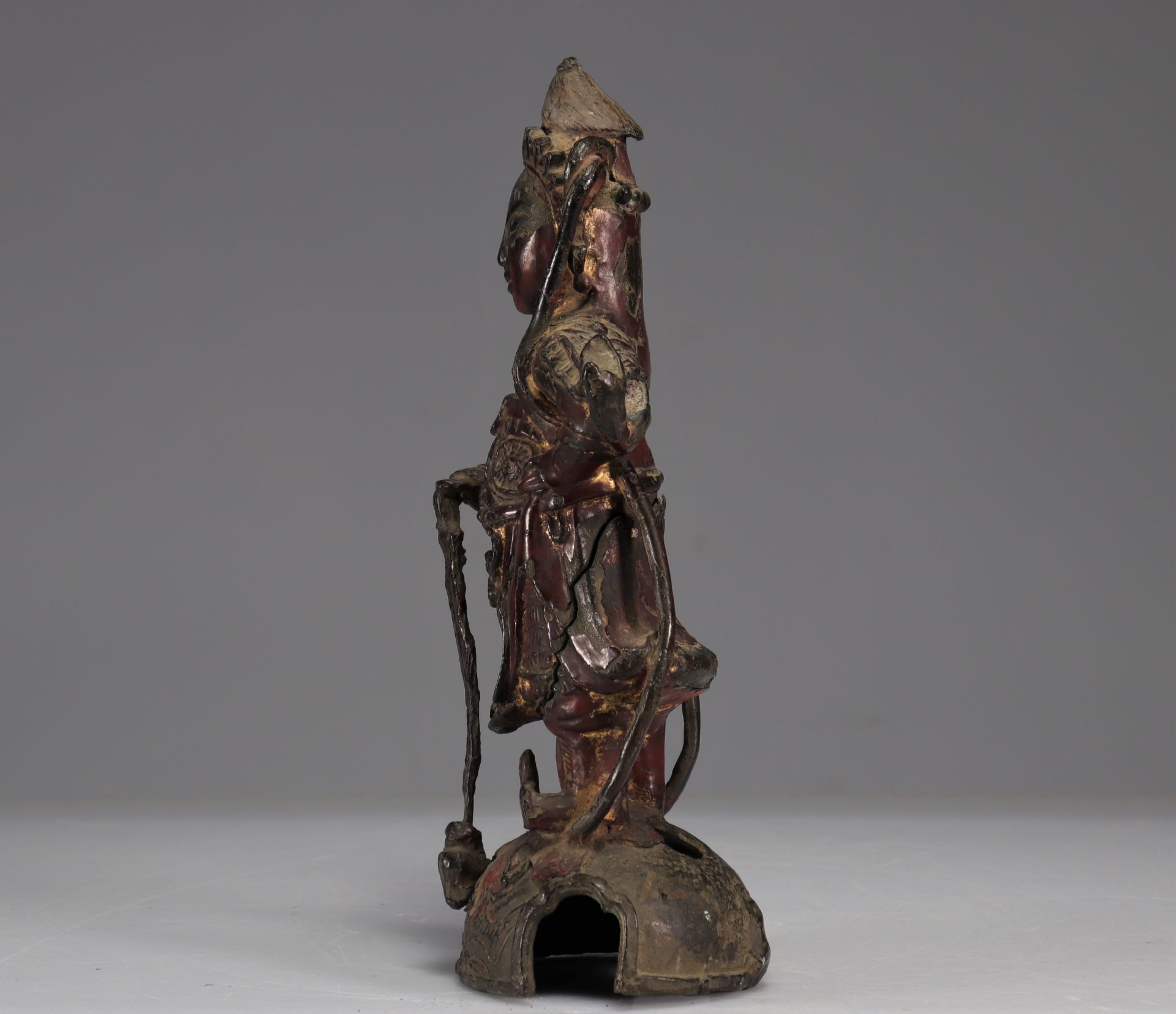 Dignitary in bronze and lacquer Ming period - Image 3 of 7