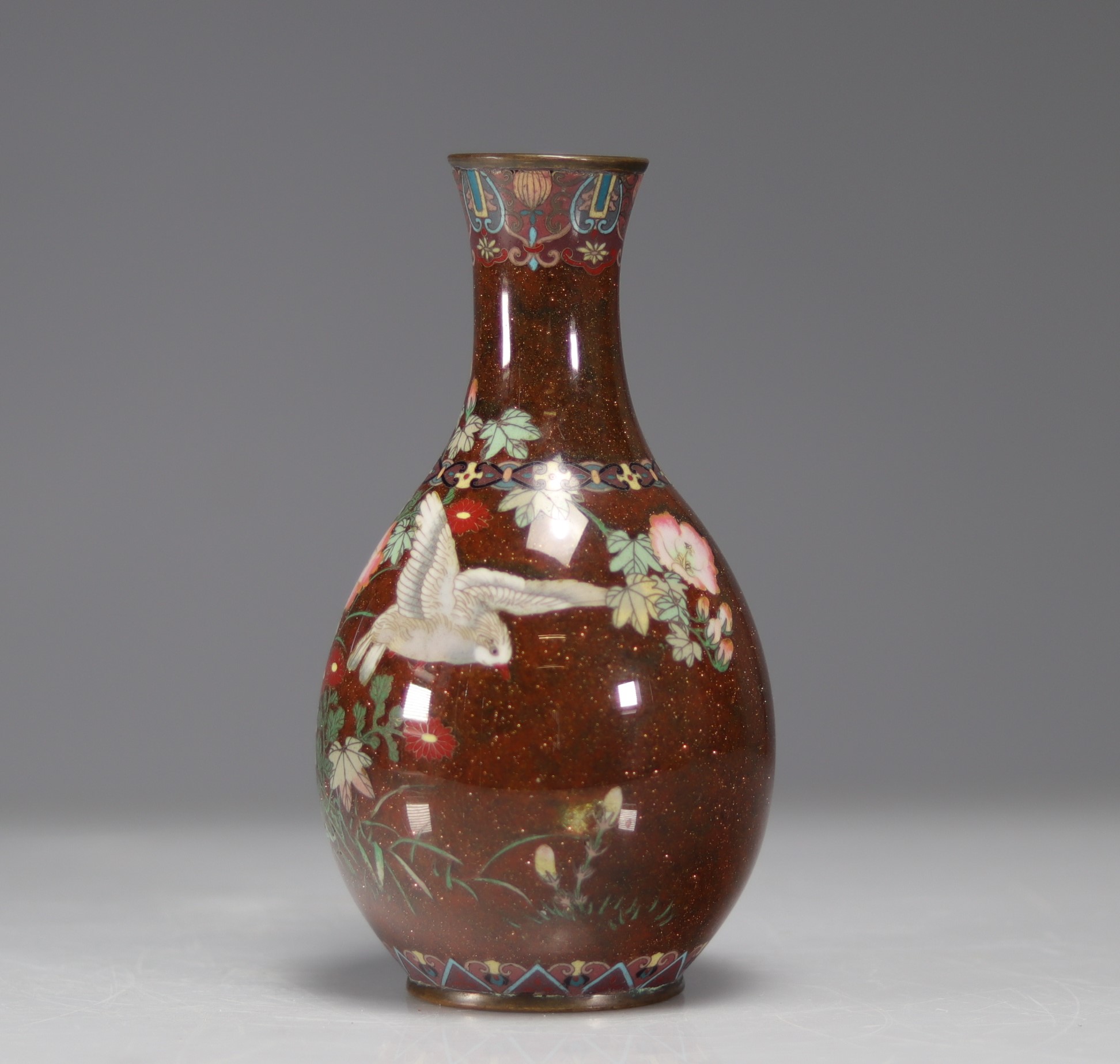 Japanese cloisonne enameled vase decorated with birds and flowers, Meiji period - Image 3 of 5