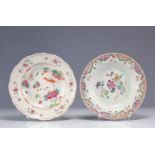 Plates (2) in famille rose porcelain with bird decoration and 18th century flower decoration