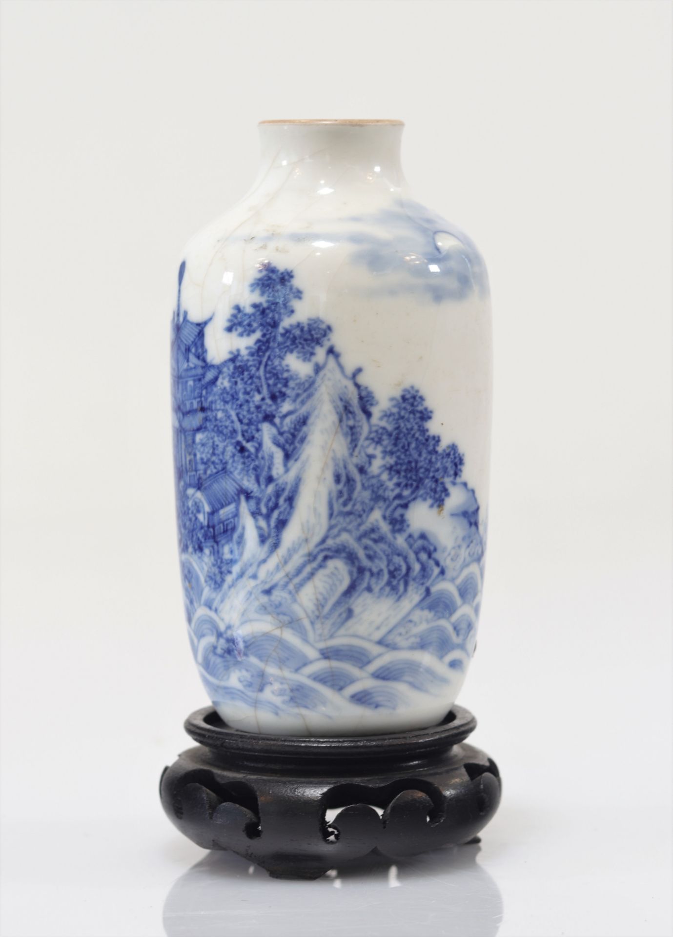 Blue white porcelain vase with landscape decoration - Image 4 of 7