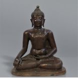 Large Shakyamuni Buddha in bronze with brown and green patina 18th century