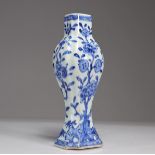 Blue white porcelain vase, fruit decoration, Qianlong period