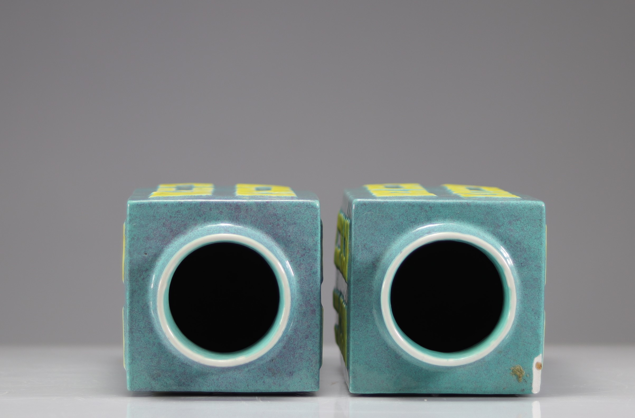 Rare pair of Cong vases green and yellow background decorated with Tao trigrams - Image 6 of 6