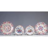 Plates (4) in 18th century famille rose porcelain decorated with flowers