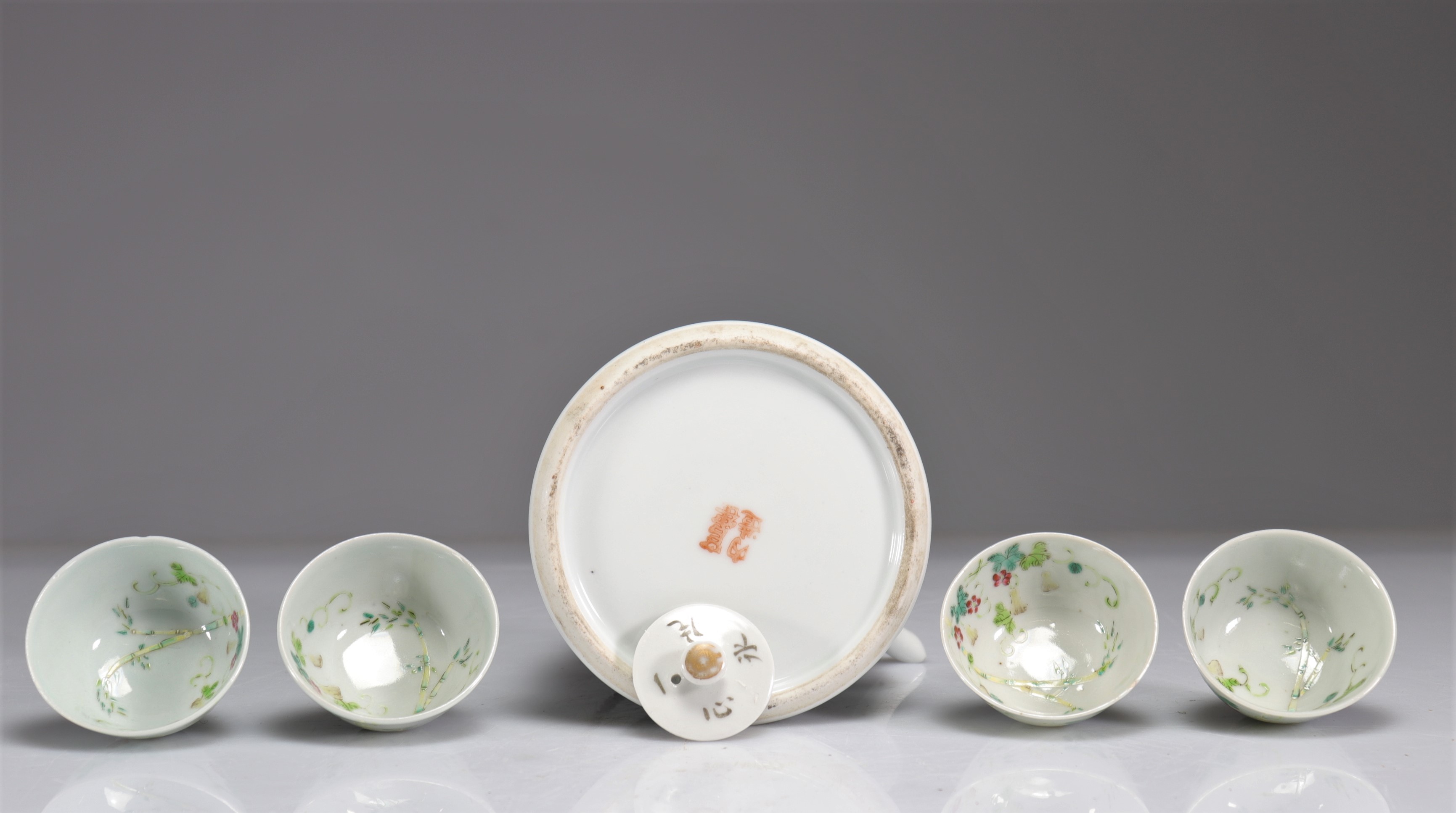 Lot (5) porcelain famille rose teapot and bowls - Image 3 of 4