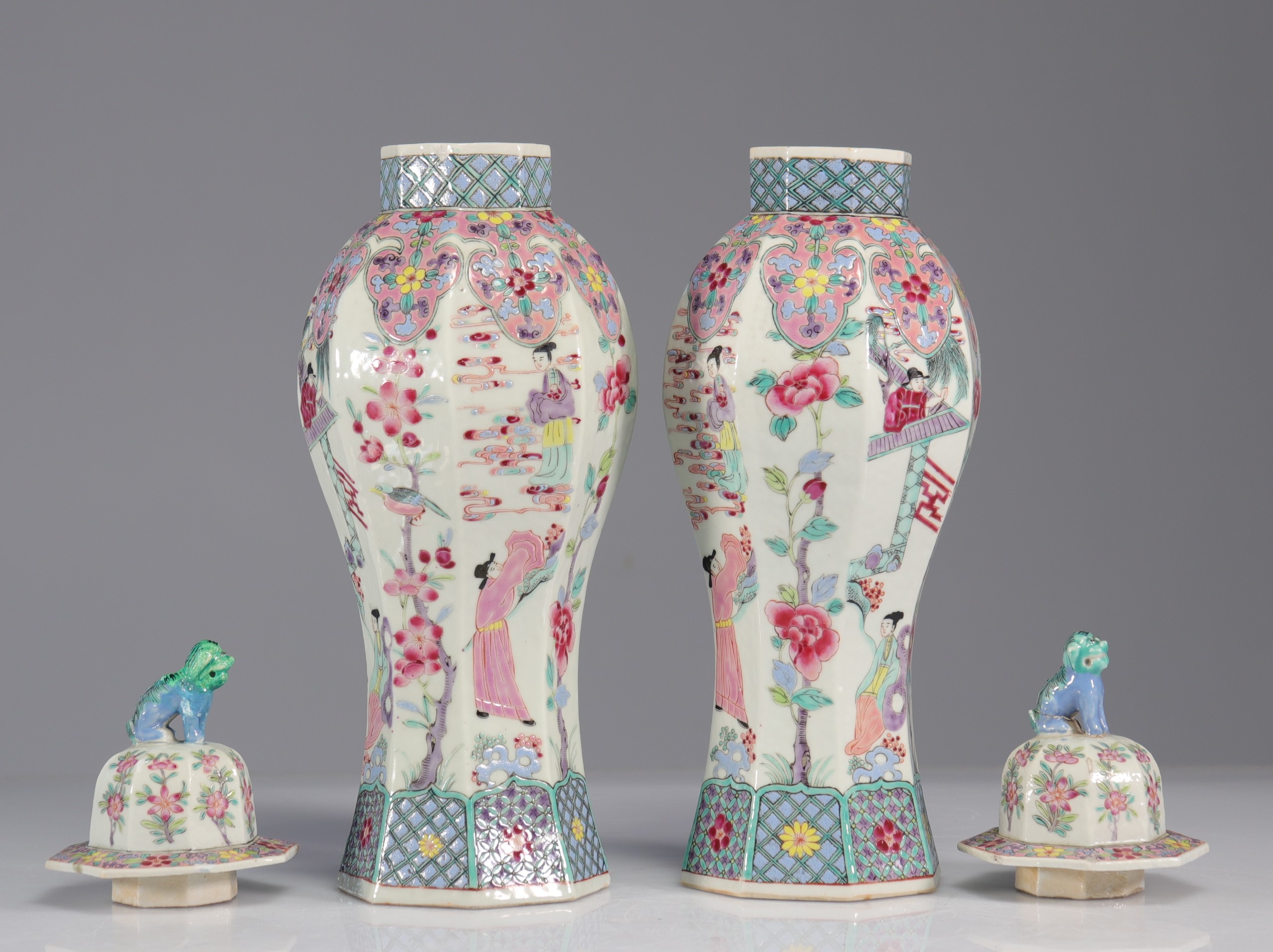 18th century famille rose covered vases - Image 5 of 5