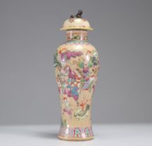 Covered vase from Nanjing decorated with warriors