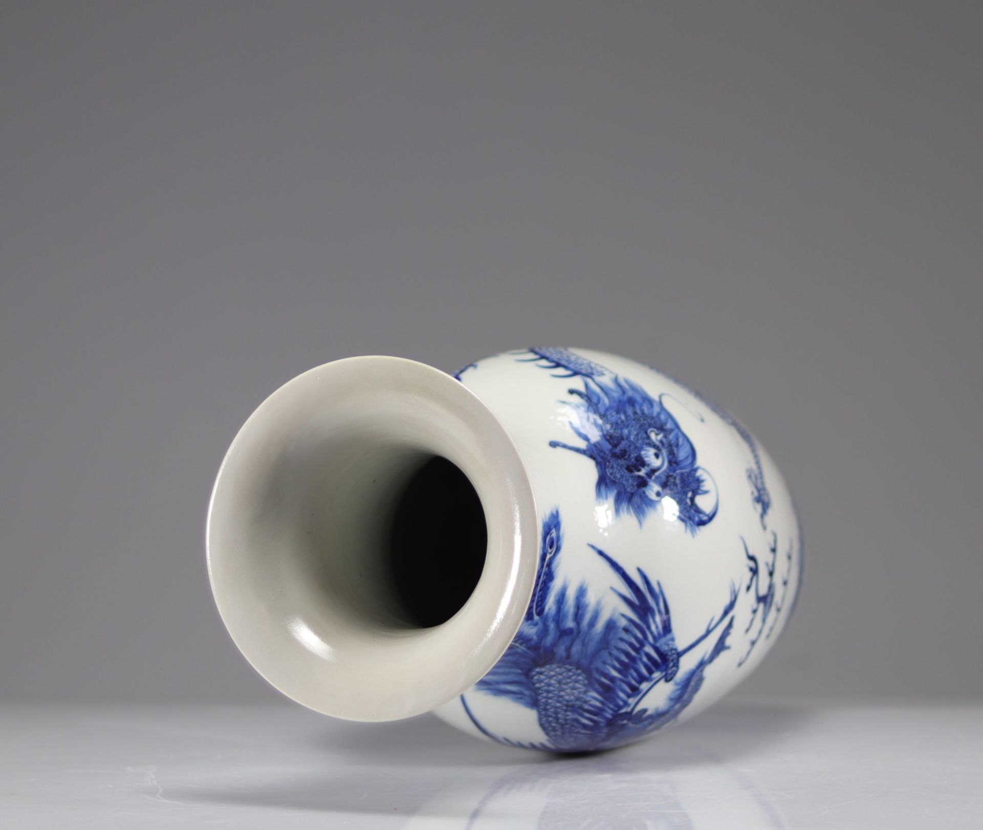 Blue white vase decorated with dragon and phoenix XIXth - Image 5 of 5