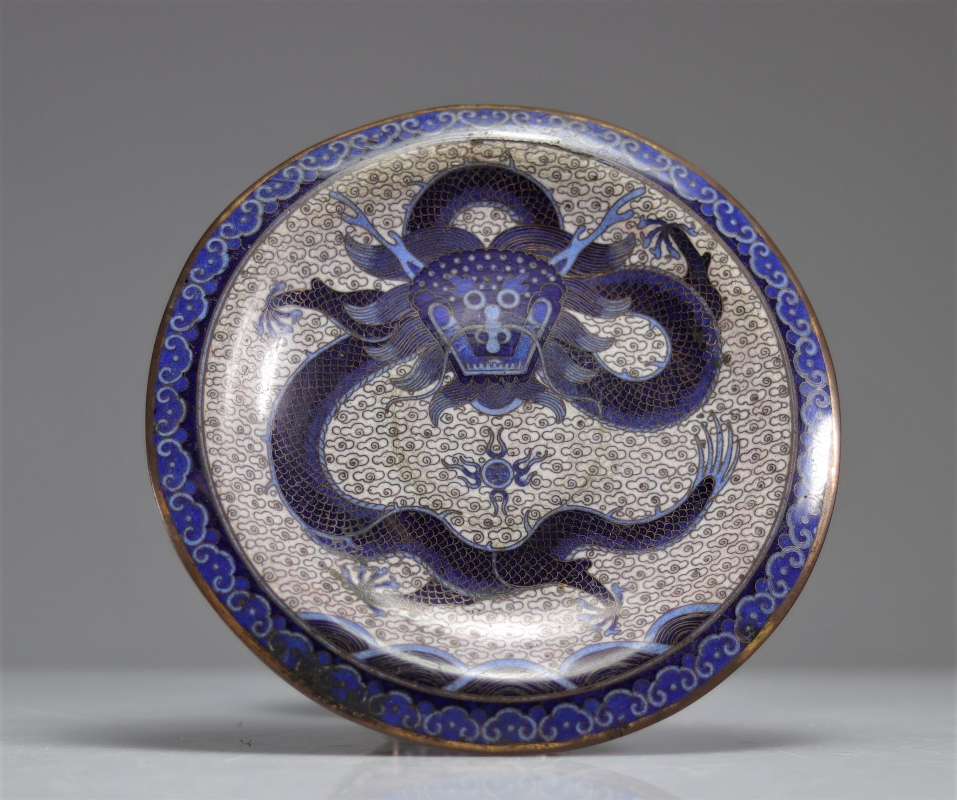 Cloisonne stand cup decorated with a dragon